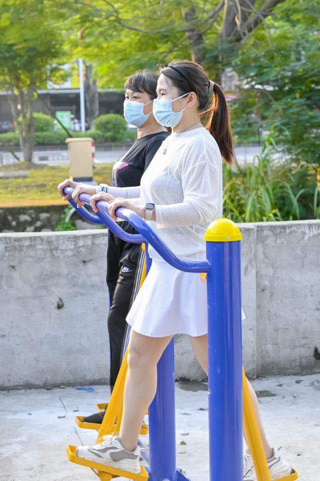 221111-【公益體彩進(jìn)社區(qū)-南區(qū)】守護(hù)健康，有我添“彩” 公益體彩走進(jìn)中山良都社區(qū) (156).