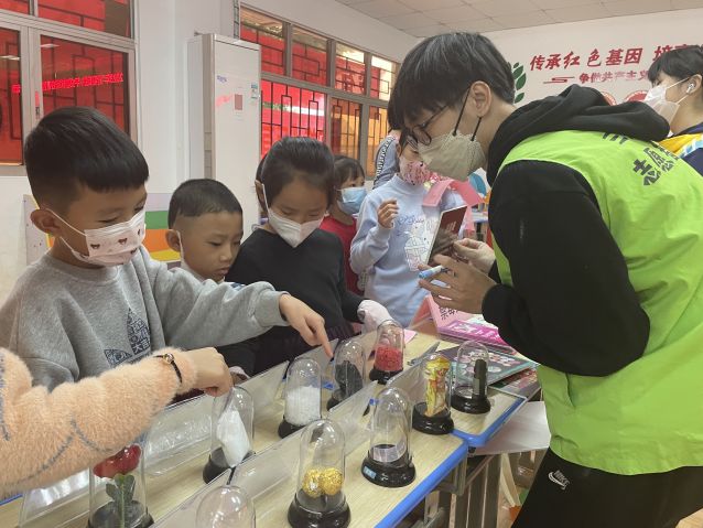 三鄉(xiāng)鎮(zhèn)開展“揚(yáng)眉‘兔’氣賀新春，禁毒相伴過新年”活動(dòng)圖片2.JPG